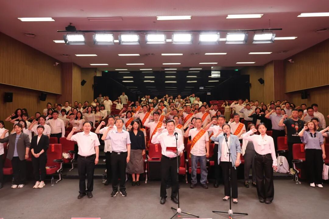 “党建引领树先锋，实干担当建新功”——国盈盛储能源有限公司-周兴江同志荣获东城园优秀共产党员表彰